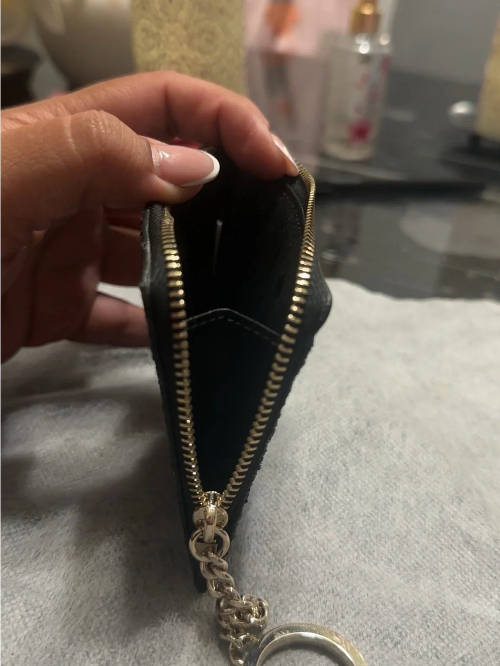 kate spade Black Glitter Card Pouch with Gold Clover Keyring